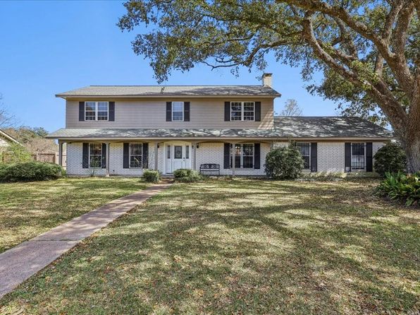 2516 Country Club Dr, Orange, TX 77630