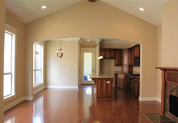 Dinning & Kitchen Area