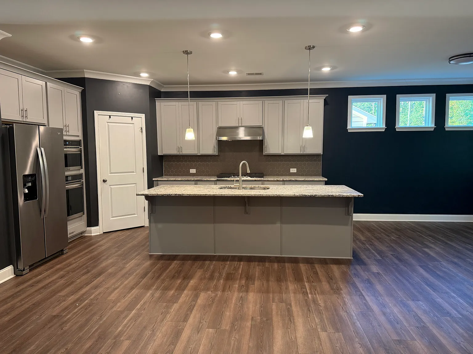 160 Amherst Way — Photo 3