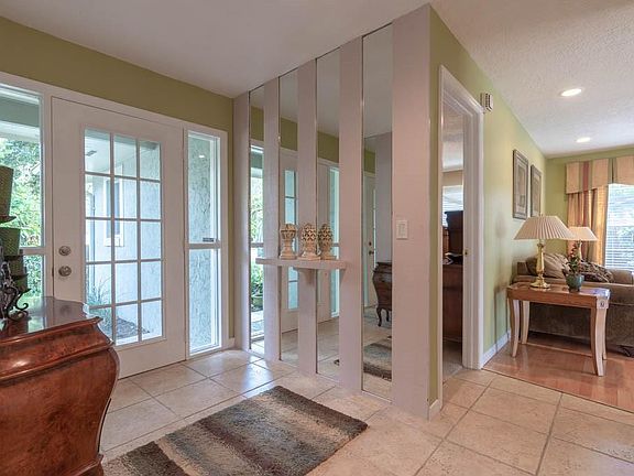 5th image of 6900 Sugarbush Dr