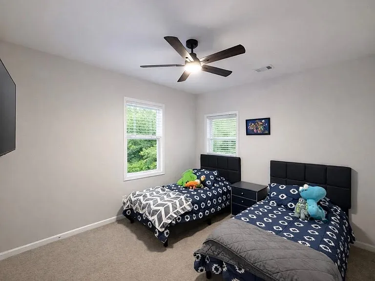 101 Fenwick Manor Dr — Photo 4