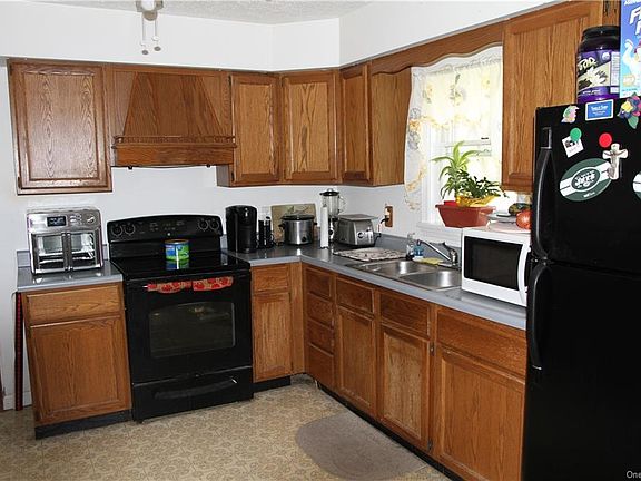 5th image of 20 Cora Rose Ln