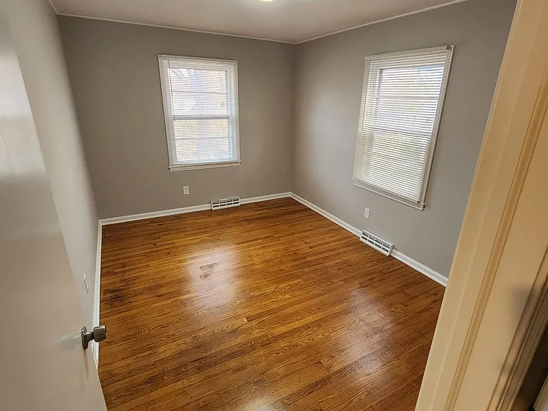 7331 Olive St — Photo 16