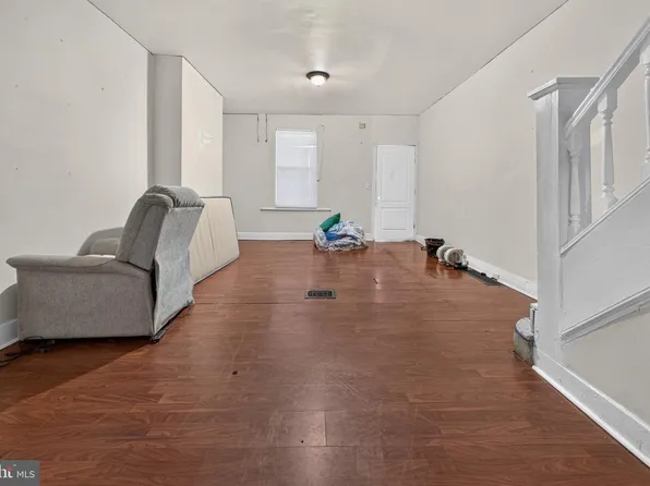 7279 Saybrook Ave, Philadelphia, PA 19142