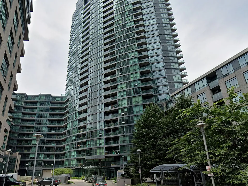 231 Fort York Blvd #1806