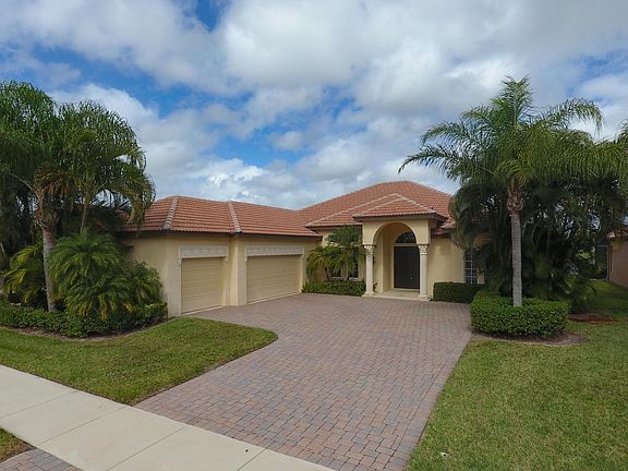 2nd image of 940 SW Grand Reserve Boulevard