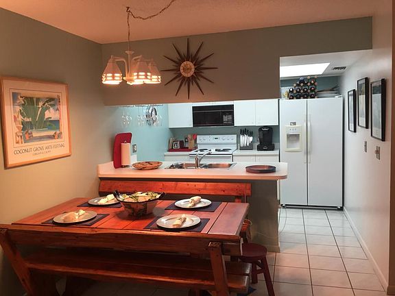 4th image of 510 Waterside Dr