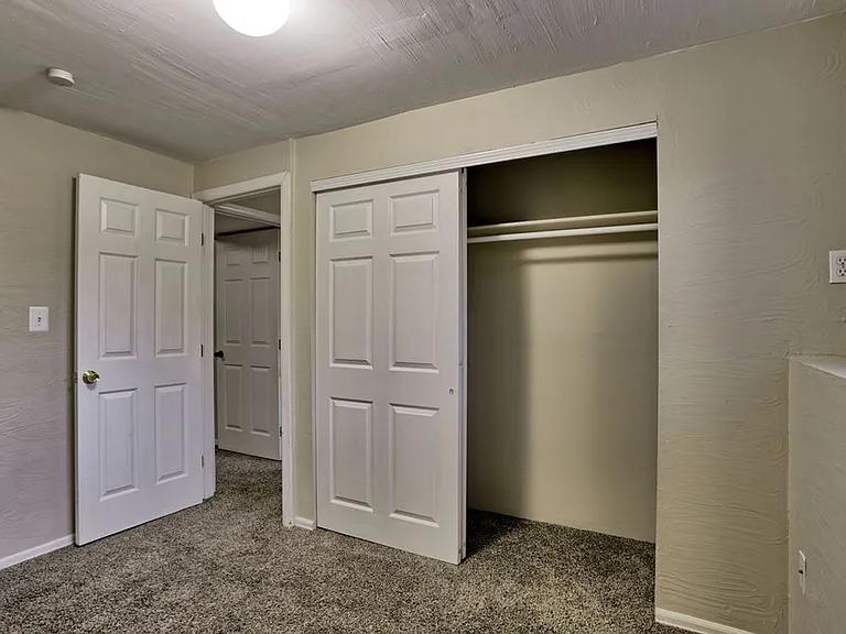 1137 Timber Ln — Photo 9