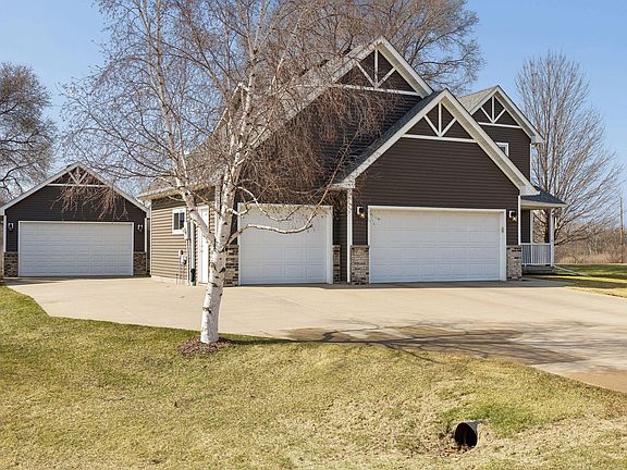 3rd image of 5130 Meadow Dr SE