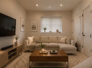 978 Kent Ave APT 1B, Brooklyn, NY 11205