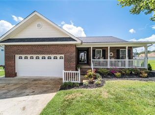 710 Tar Heel Trl, Kernersville, NC 27284