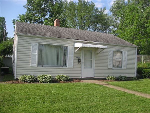 1922 from street