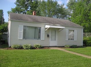 1922 Magyar Ct, South Bend, IN 46613