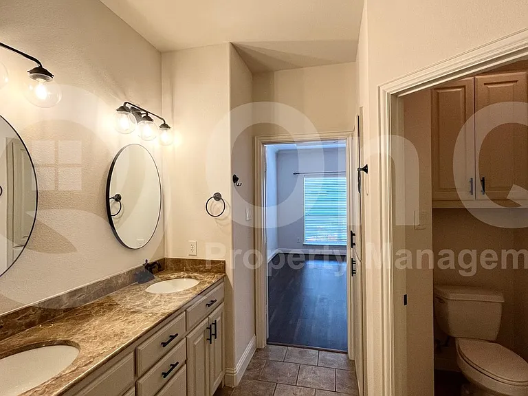 2209 Kirby St — Photo 16