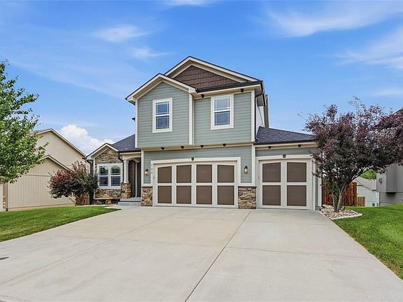 2nd image of 703 19th Ave N