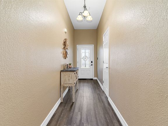 4th image of 803 Green St