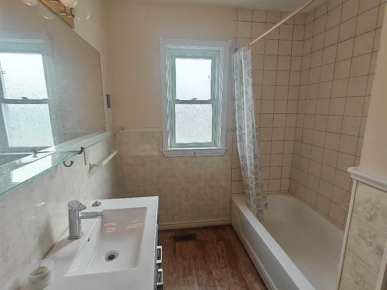 364 Wilson Rd S #2 — Photo 6