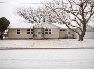 1421 E Kinkaid St, Wichita, KS 67211