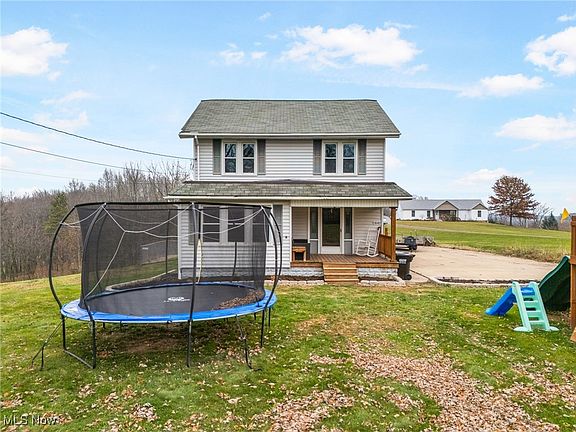 3rd image of 3840 Waynesburg Dr SE