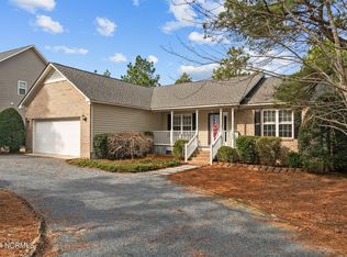 1640 Longleaf Dr E, Pinehurst, NC 28374