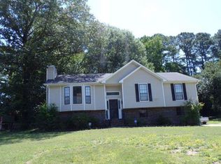 913 4th Ct, Pleasant Grove, AL 35127
