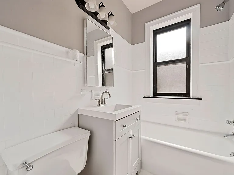 7828 S. Drexel Ave — Photo 10