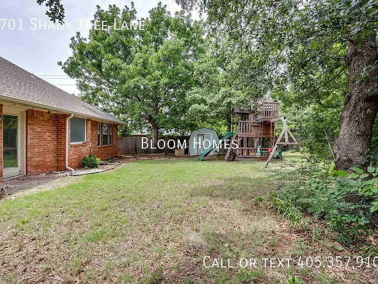 2701 Shady Tree Ln — Photo 34