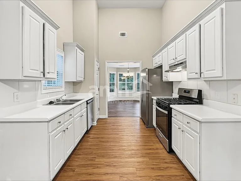 1954 Firelight Ln — Photo 3