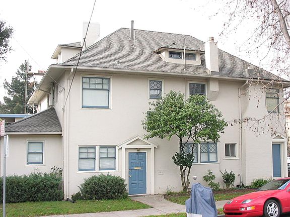 Santa Rosa Ave Western View. 2nd floor right 2 windows are Unit B's kitchen and bedroom.