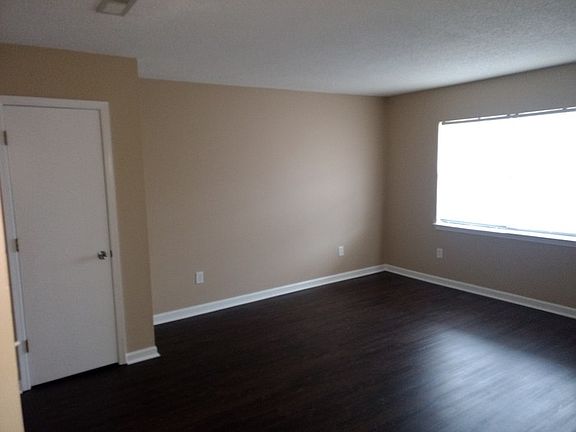 5th image of 5008 N Moore Ln