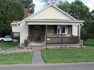 101 Stanford Dr, Apollo, PA 15613