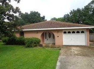 1025 Colonial Club Dr, Harahan, LA 70123