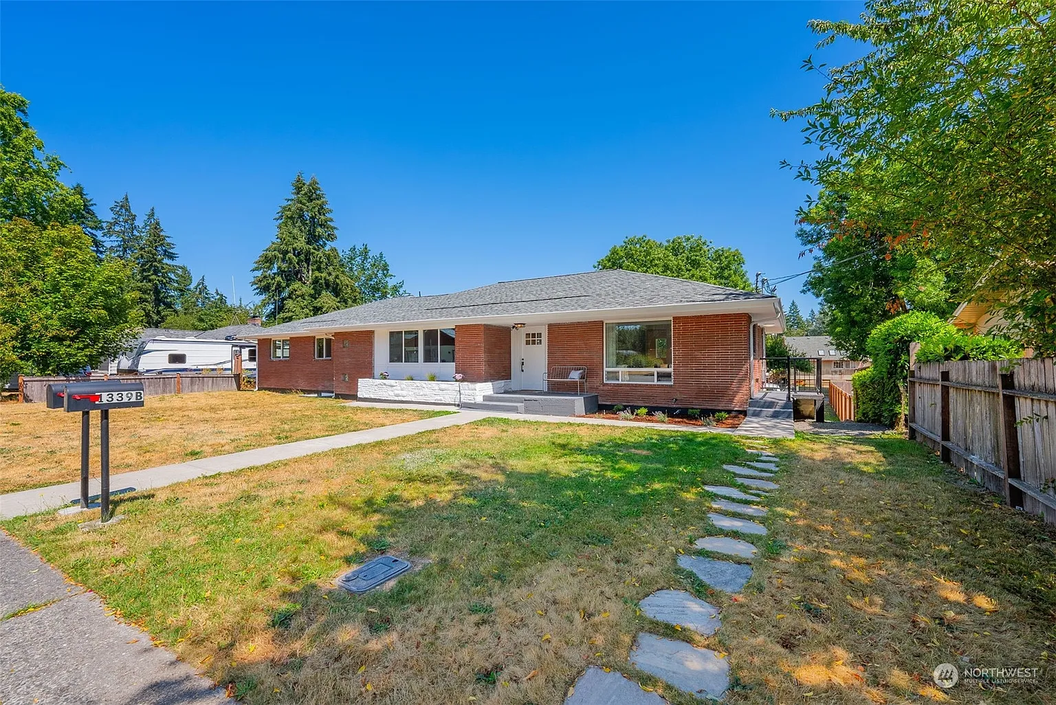 1339 Garrison Avenue photo 1