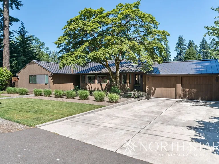 1235 Chandler Rd — Photo 1