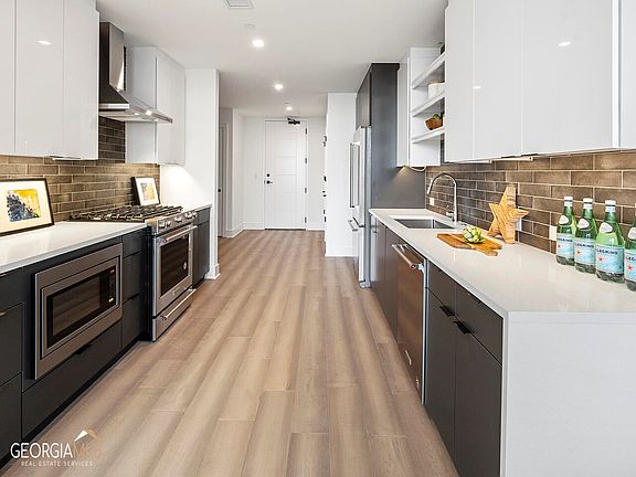 4th image of 788 W Marietta St NW #306