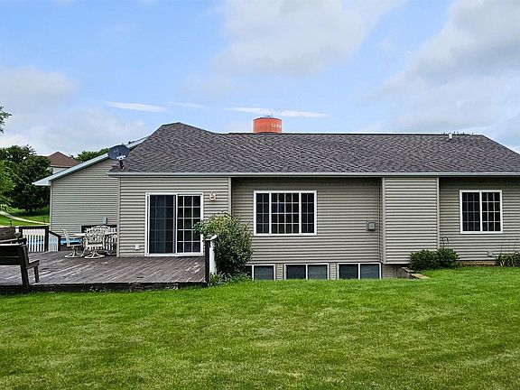 5th image of 110 Meadow Ln