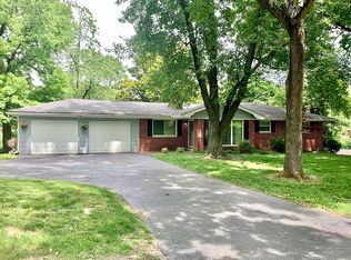 1 Ridge Ln, Belleville, IL 62223
