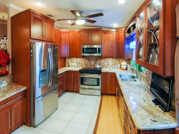 654 Deer Creek Emerald Way E, Deerfield Beach, FL 33442