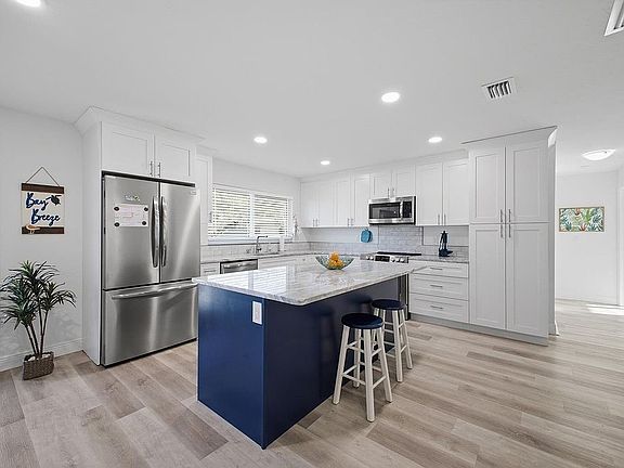 5th image of 2208 78th St W