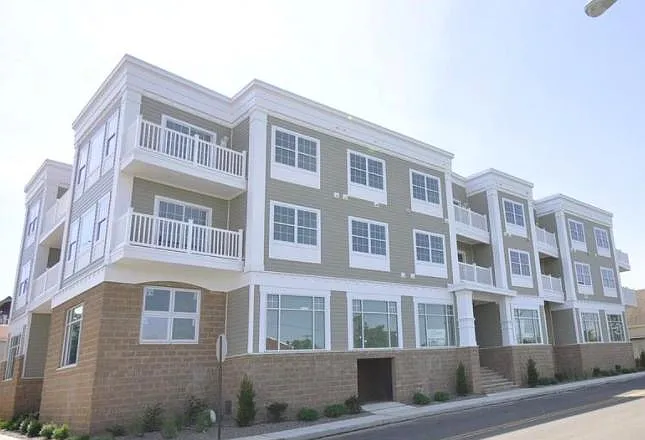 2 Hennessey Blvd #203