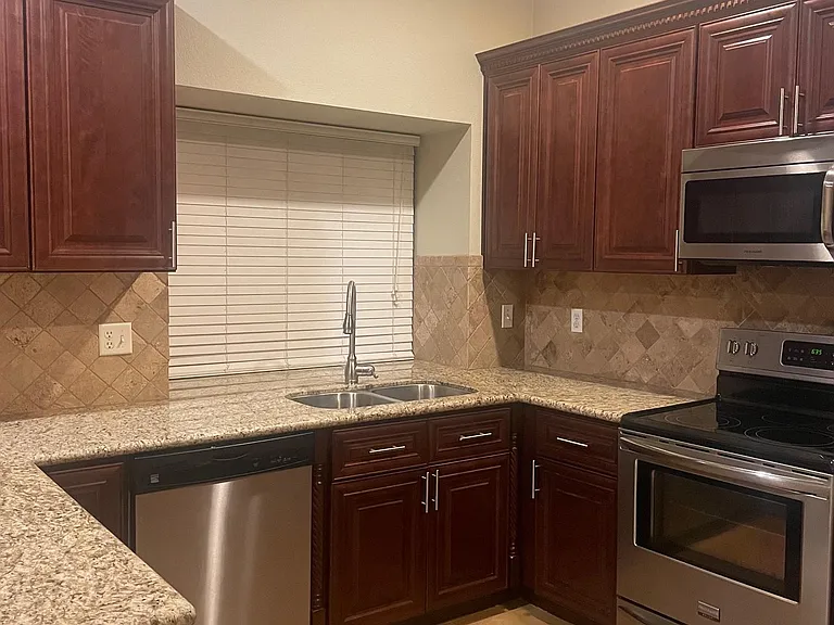 2182 Decatur Ave — Photo 10
