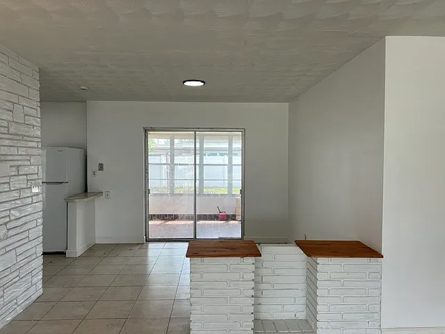 2210 N 57th Ave — Photo 25
