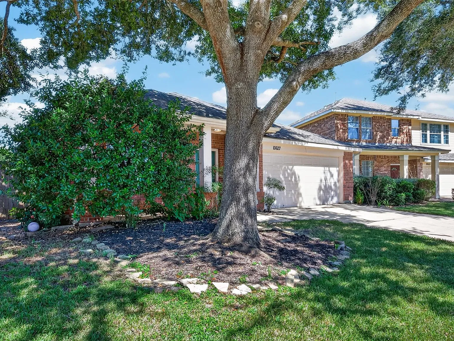 3 bed, 2.0 bath, 2004 sqft, $2,400 — Photo 4