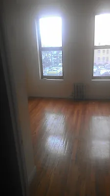 Rented by DAF Properties | media 25