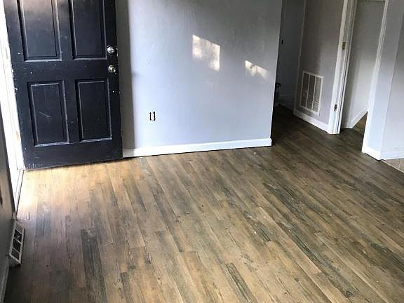 3rd image of 2829 Idlewild Blvd NE