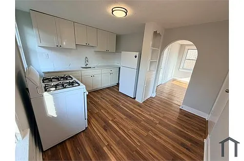 686 Princeton Blvd #2 Photo 1