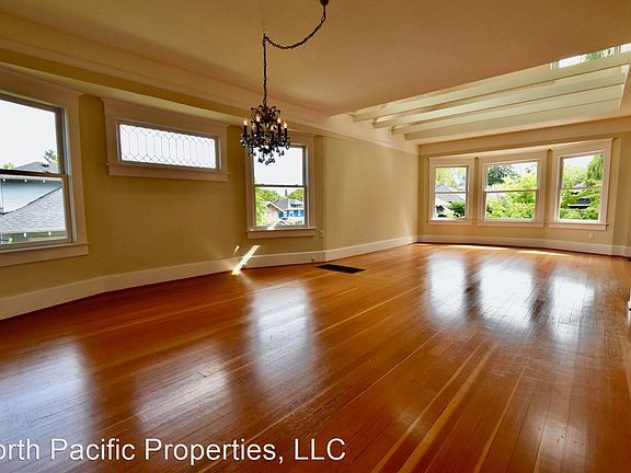 4th image of 1714 E Highland Dr #1716