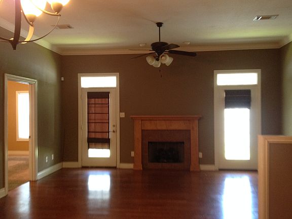 2nd image of 650 Norris Ln