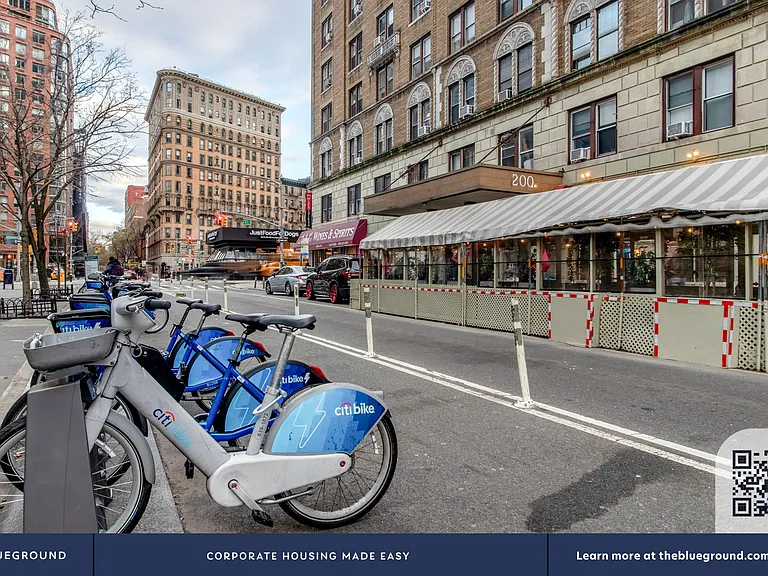 210 W 70th St #502 — Photo 26