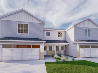 1836 Tobi Ln, Grand Forks, ND 58201